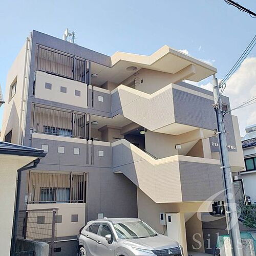 兵庫県西宮市甲子園口６丁目 3階建