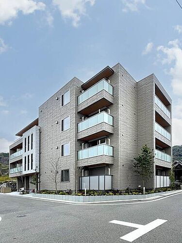 シャーメゾン輝 4階建
