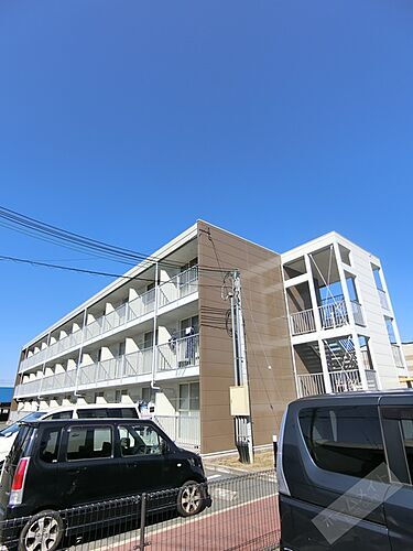 大阪府貝塚市小瀬１丁目 3階建