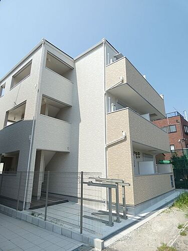 大阪府大阪市淀川区加島３丁目 3階建 築6年10ヶ月