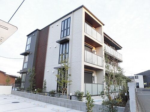 神奈川県藤沢市湘南台７丁目 3階建 築2年8ヶ月