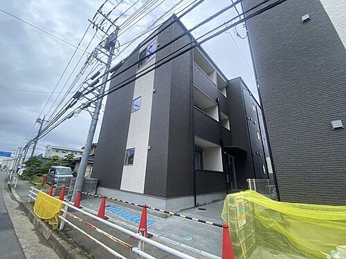 神奈川県厚木市愛甲東１丁目 3階建 