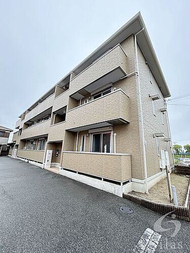 兵庫県伊丹市荻野１丁目 3階建 築12年