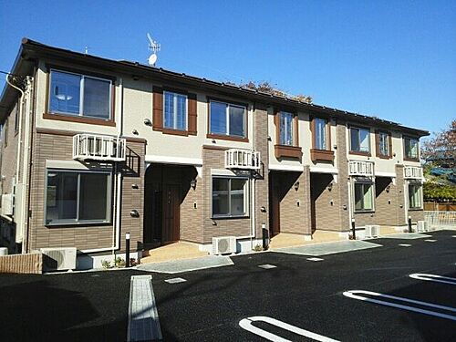 神奈川県伊勢原市高森２丁目 2階建
