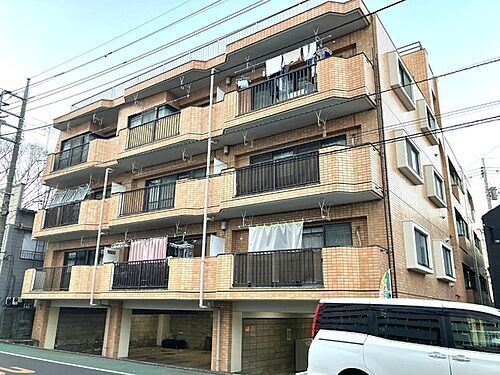 東京都昭島市福島町 3階建