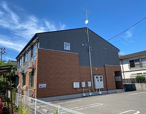 新潟県新潟市中央区高志１丁目 2階建