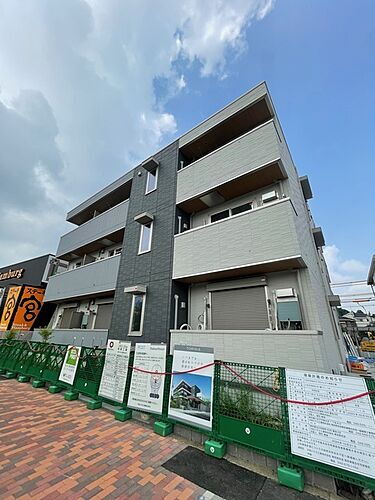 東京都八王子市松木 3階建