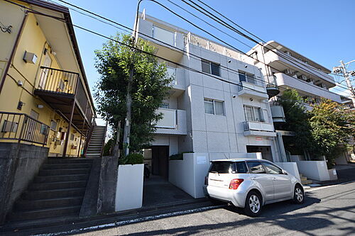 東京都多摩市豊ヶ丘１丁目 4階建