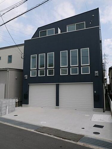 兵庫県宝塚市安倉南１丁目 築1年10ヶ月 3階建