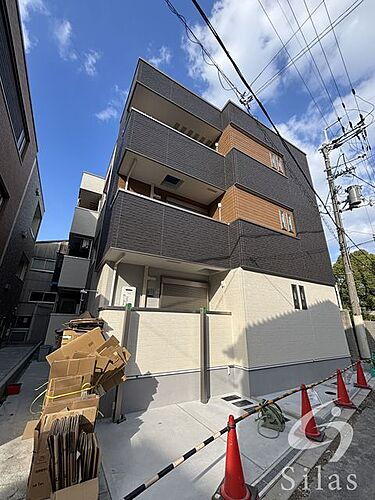 大阪府大阪市淀川区十三元今里３丁目  3階建