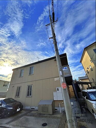 大阪府和泉市王子町１丁目 2階建