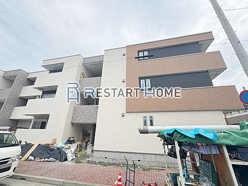 兵庫県神戸市兵庫区浜中町２丁目 3階建