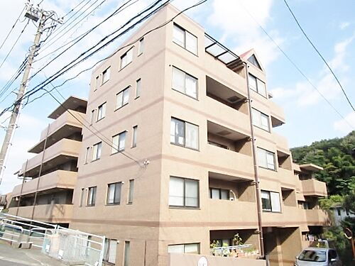 東京都八王子市片倉町 6階建