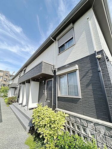 兵庫県宝塚市中筋９丁目 2階建