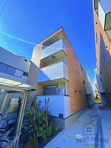 大阪府高石市高師浜４丁目 3階建