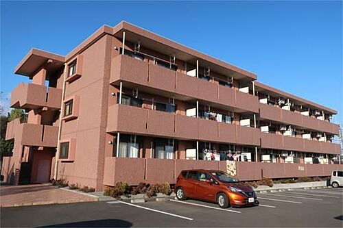 神奈川県秦野市鈴張町 3階建 築14年1ヶ月