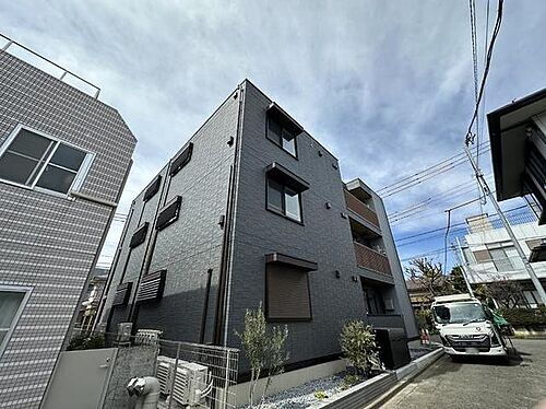 東京都町田市原町田２丁目 3階建 