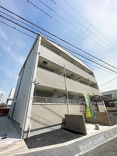 大阪府松原市南新町３丁目 築1年9ヶ月 3階建