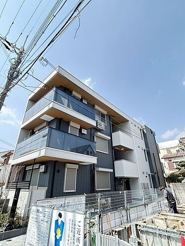 兵庫県西宮市川東町 3階建 築1年未満