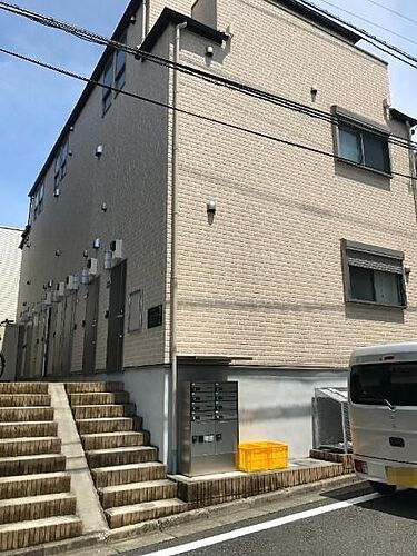 東京都多摩市馬引沢２丁目 3階建