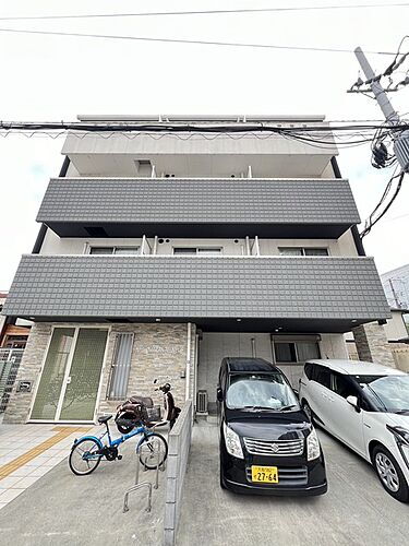 エヌエムキャラントヌフ 4階建