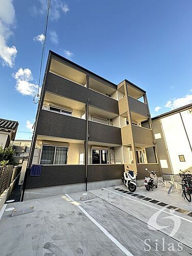 大阪府枚方市渚本町 3階建 築1年未満