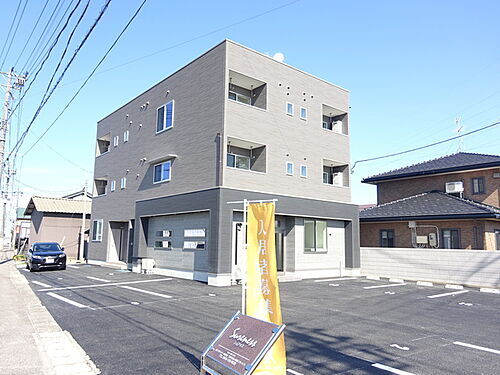 シュアネス 3階建