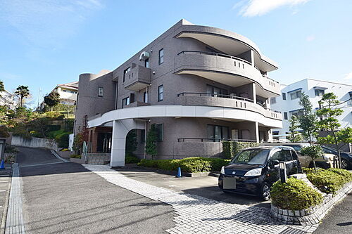 神奈川県川崎市麻生区上麻生５丁目 3階建 築21年6ヶ月