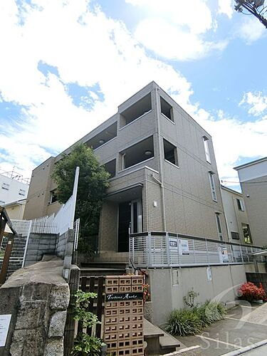 大阪府大阪市阿倍野区松虫通３丁目 3階建