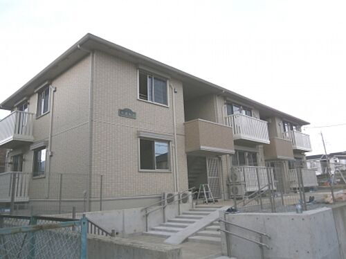 神奈川県伊勢原市笠窪 2階建 築8年10ヶ月