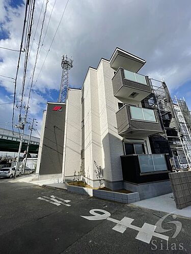 大阪府堺市堺区遠里小野町１丁 築2年1ヶ月 3階建