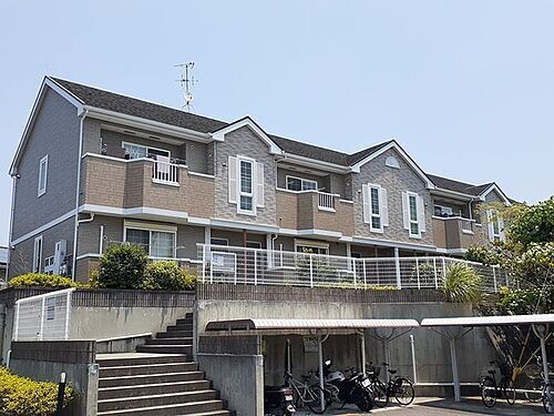 大阪府泉南郡熊取町青葉台１丁目 2階建