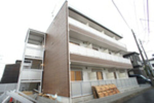 神奈川県大和市深見西２丁目 3階建 築8年8ヶ月