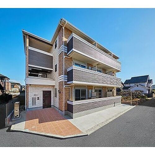 京都府城陽市寺田北東西 3階建