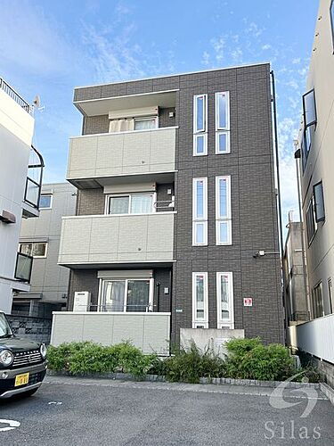 兵庫県西宮市甲子園口３丁目 3階建