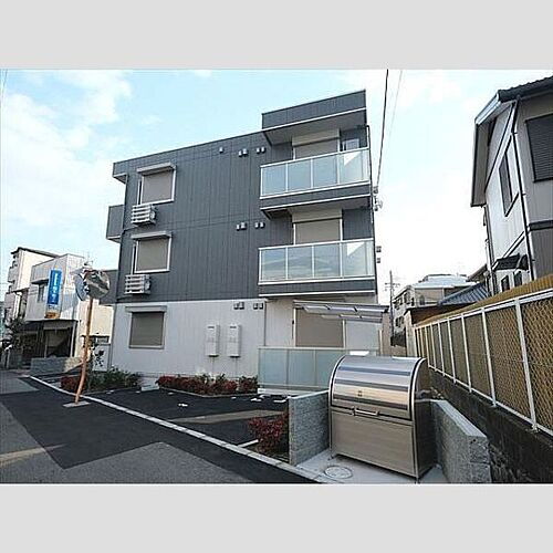 兵庫県宝塚市小林４丁目 3階建