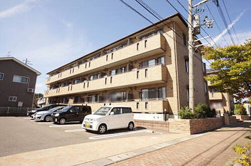 新潟県新潟市東区空港西２丁目 3階建