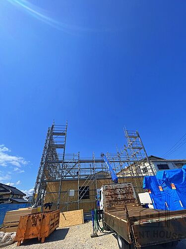 大阪府泉佐野市鶴原 3階建 