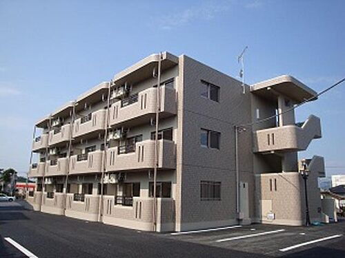 Ｙ＆Ｍベルメゾン 3階建