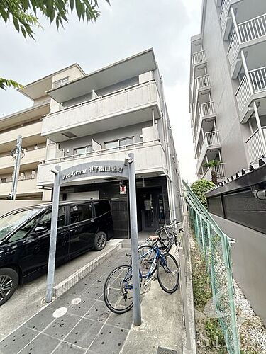 兵庫県西宮市甲子園口北町 3階建