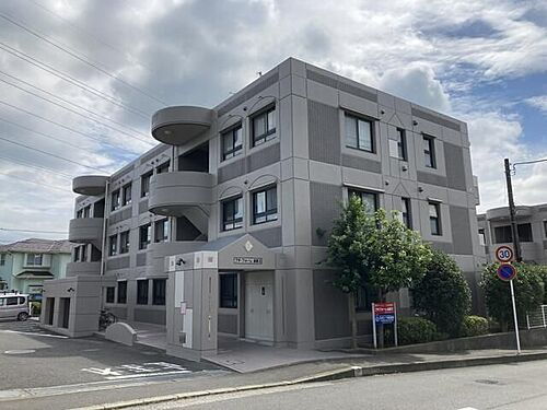 神奈川県伊勢原市高森６丁目 3階建 築27年