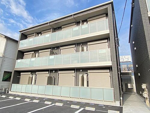 メゾン　ド　サキ 3階建