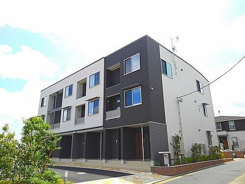 神奈川県藤沢市石川１丁目 3階建 築3年11ヶ月