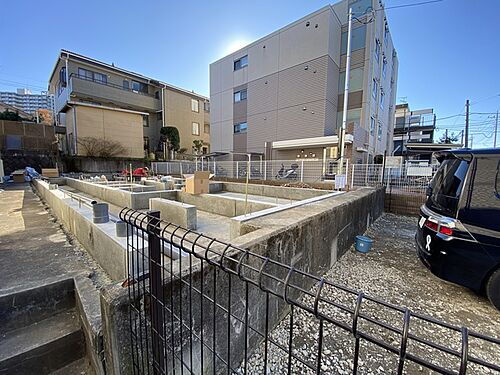 東京都八王子市下柚木２丁目 3階建