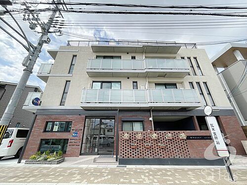 兵庫県西宮市瓦林町 3階建 築3年7ヶ月