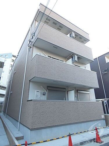 兵庫県西宮市田代町 3階建