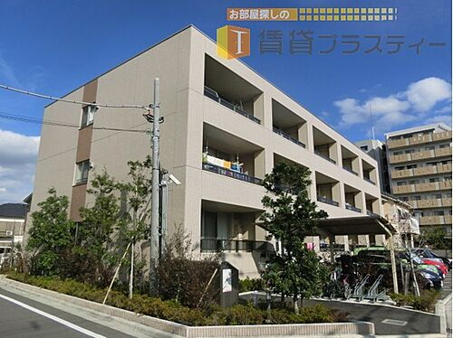 千葉県船橋市東中山２丁目 3階建