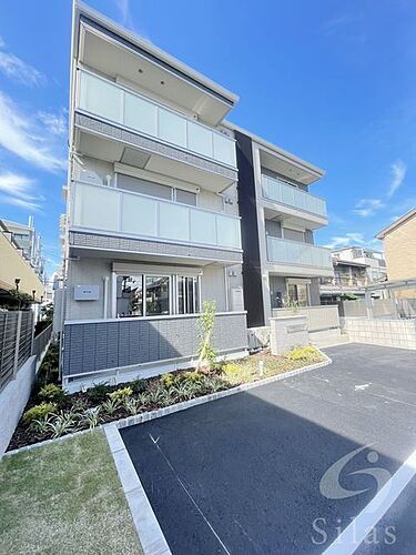 大阪府堺市北区百舌鳥赤畑町３丁 3階建
