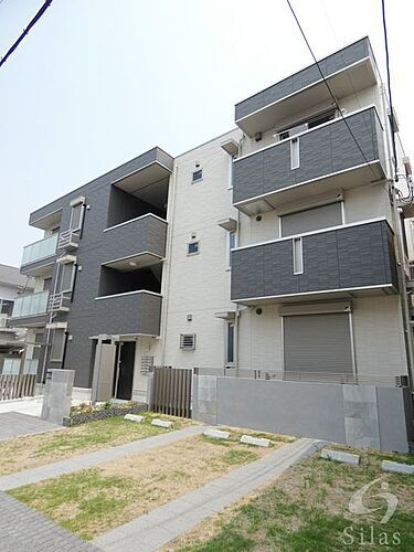 大阪府堺市堺区向陵中町１丁 3階建
