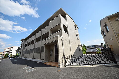 東京都八王子市松木 3階建